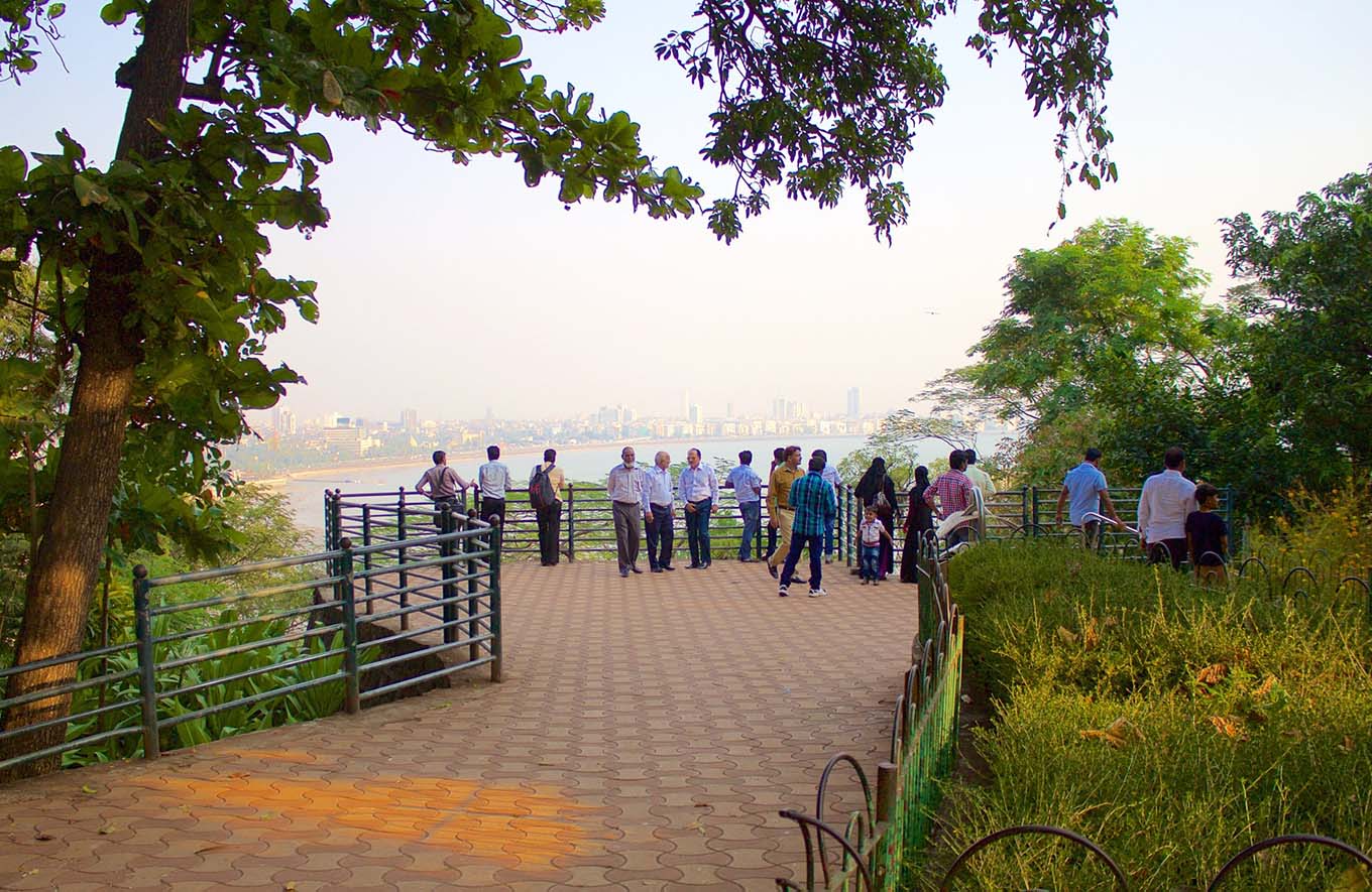 Exploring Delhi’s Green Retreats: Parks and Gardens