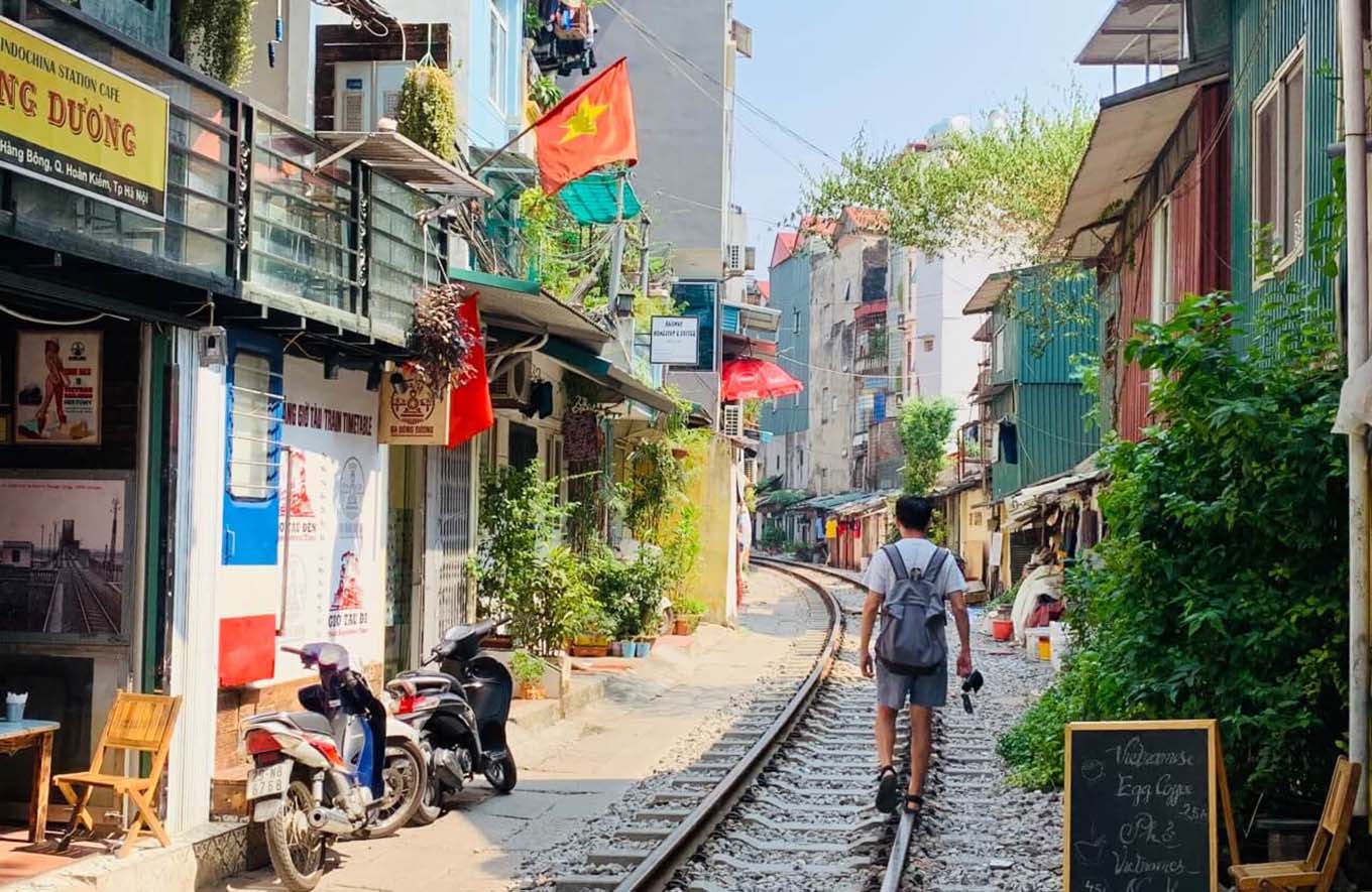 Navigating Hanoi Solo: Tips for an Unforgettable Adventure