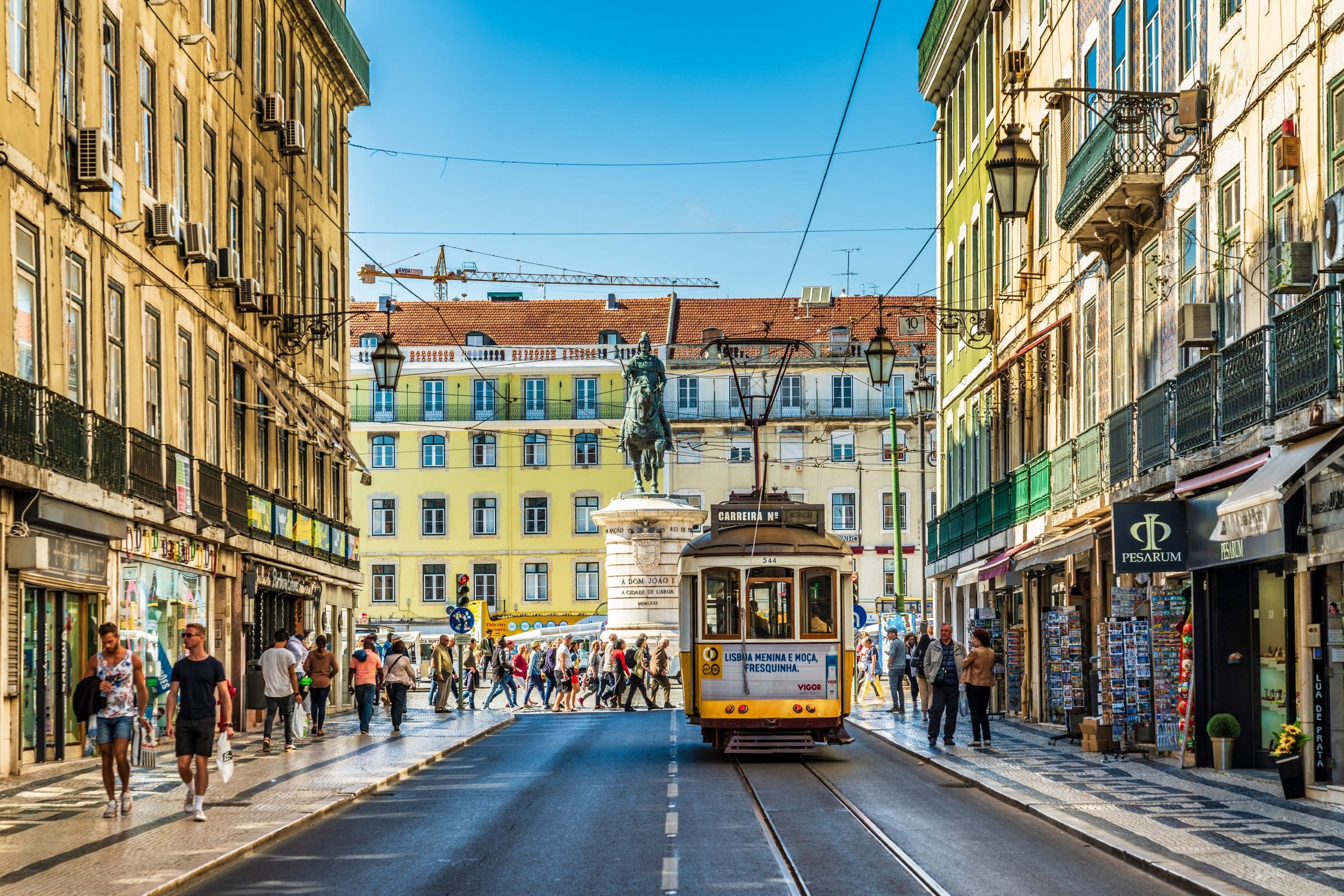 Setting Sail for Lisbon: Insider Tips for a Seamless Air Travel Adventure